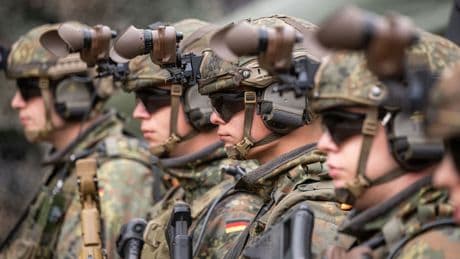 Klingbeil setzt auf Freiwillige für Bundeswehr