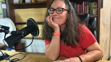 Kelly Weinersmith, bióloga y escritora: “Musk espera llevar a un millón de personas a Marte, pero sus cohetes no dejan de explotar”