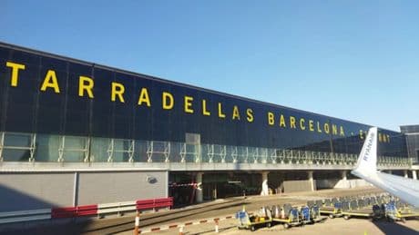 Barcellona, il figlio di 10 anni ha il passaporto scaduto: i genitori lo lasciano in aeroporto per non perdere il volo
