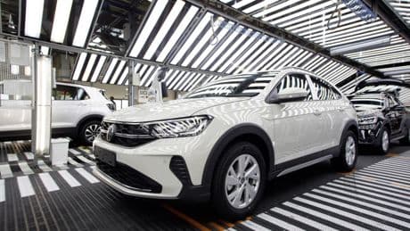 España, el mercado europeo que más eleva las ventas de coches en 2025: crece un 13,6% gracias a los híbridos no enchufables
