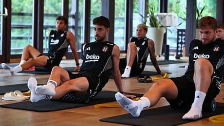 Beşiktaş, akşam idmanında salonda çalıştı!