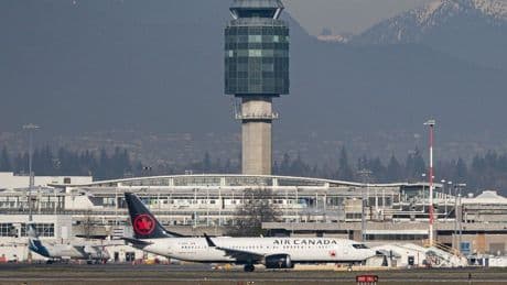 Bomb threats made at Vancouver airport and Waterfront Station on Sunday