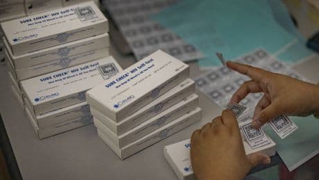 La PrEP sale del hospital: el plan de Sanidad para llevar la prevención del VIH a tu farmacia