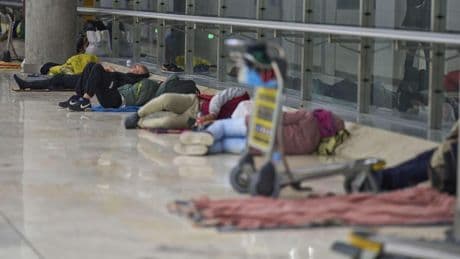 Un joven kosovar desaparecido vuelve a su país tras vivir un tiempo en Barajas