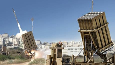 Iron Dome, il sistema di difesa israeliano "bucato" dai missili balistici iraniani: cos'è e come funziona