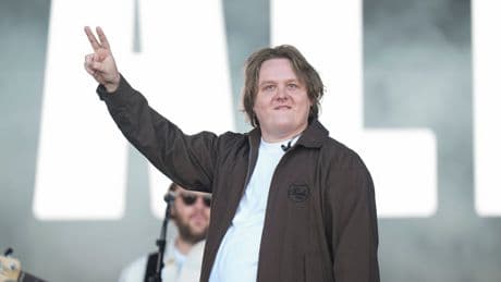 Lewis Capaldi says attending therapy helped him return to the stage