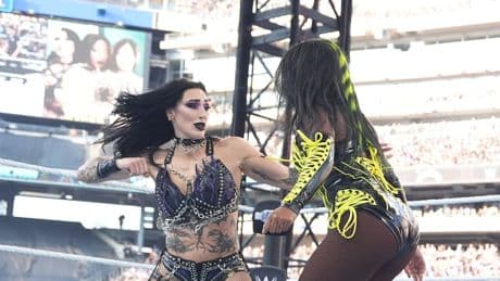 Riesen-Geheimnis - Etwas ganz Seltsames passiert gerade in der WWE