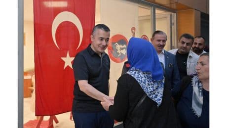 Esenyurt Belediye Başkan Vekili Can Aksoy, Muharrem lokmasında canlarla buluştu