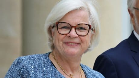 Catherine Vautrin, ministre du Travail et de la Santé, possible successeure de François Bayrou