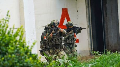 Chinesische Spezialeinheiten trainieren mit Soldaten aus Europa