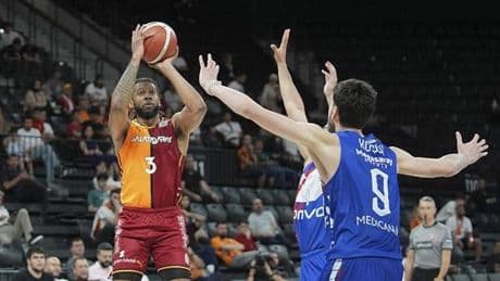 Galatasaray, play-off biletini 4 farkla kaptı!