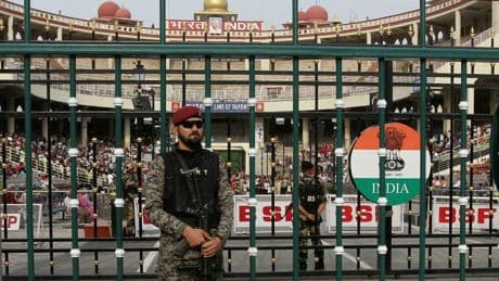 Face à l’Inde, le Pakistan submergé par une vague de patriotisme