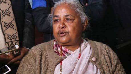 Nepal nombra a una primera ministra para reconducir el país tras las protestas