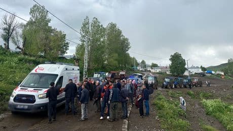 Kars'ta hayvan otlatırken yıldırım isabet eden çoban yaralandı