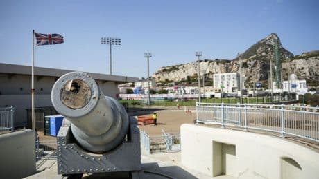 La UE y UK se acercan de nuevo en Defensa. España (por Gibraltar) y Francia, piedras en el zapato