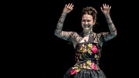 Eurovision 2025, Zoë Më rappresenta la Svizzera con ?Voyage?: chi è la 24enne. testo e significato della canzone