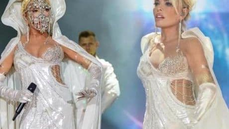 Elbisesi dikkat çekti! 79 yaşındaki Süperstar Ajda Pekkan 45 şarkı söyledi