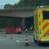 Oma overleden, vader en kind in levensgevaar na crash tegen brugpijler op Brusselse buitenring in Wezembeek-Oppem