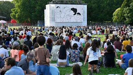 À la Villette, le cinéma en plein air, « drive-in » façon poussette