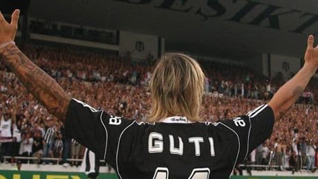 15 yıl önce Beşiktaş'a imza atan Guti'den paylaşım!