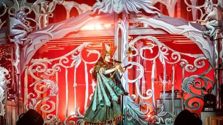 Sprookjesqueerprinses Chappell Roan leidt op Lowlands de weg naar zinderende verbroedering