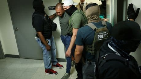 Etats-Unis : des demandeurs d'asile arrêtés après des audiences « pièges » à New York