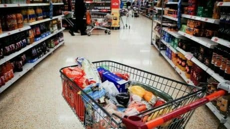 Supermercati più convenienti, la classifica di Altroconsumo: «Fino a 3.700 euro di risparmio all'anno»