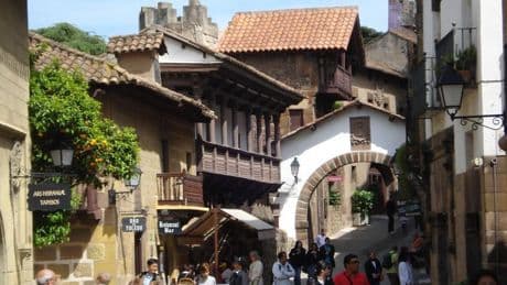 El pueblo de mentira que más visitantes tiene al cabo del año está en Barcelona