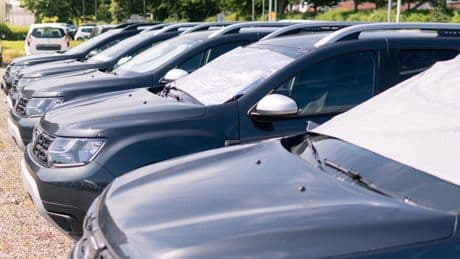Auto parkt in der Sonne? Diese Schutzfolie bringt bis zu 10 Grad weniger