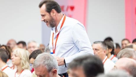 Sánchez, atado al timón del Demeter y con Zapatero en la bodega