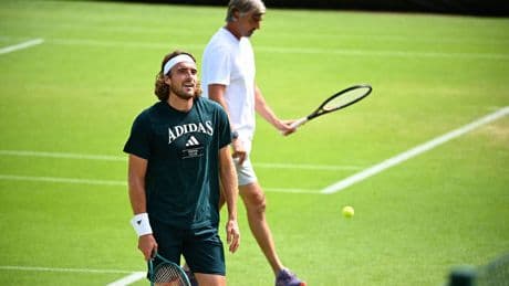 El mensaje con doble filo de Tsitsipas: &quot;Es muy difícil trabajar con dictadores&quot;