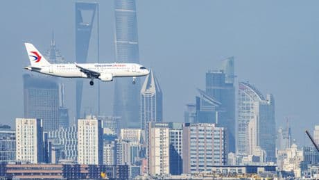 La guerra comercial entre China y EEUU va también de aviones. El Comac C919 ya amenaza el futuro de Boeing y Airbus