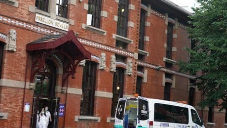 La explosión de la batería de una silla eléctrica deja cinco heridos en una vivienda de Bilbao