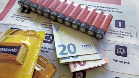 Advies: houdt €70 per volwassene, €30 per kind aan cash in huis voor noodgevallen