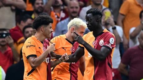TRANSFER HABERİ | Galatasaray'ın yıldızına Ada kancası! Yeniden talip oldular