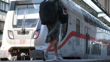 Ersatzverkehr: Bauarbeiten legen Bahnstrecken lahm - Busse im Einsatz