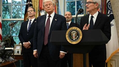 Scattano i dazi di Trump. Il presidente: "Miliardi di dollari affluiranno negli Usa"