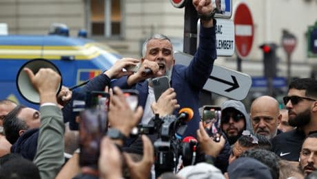 Les taxis maintiennent leur mobilisation, malgré les promesses de François Bayrou