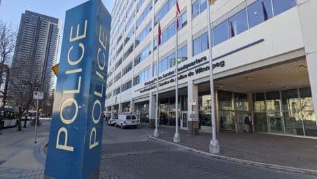 Winnipeg duo handed 20 total charges after firearms found in taxi