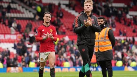 Pair depart Manchester United just before transfer window deadline