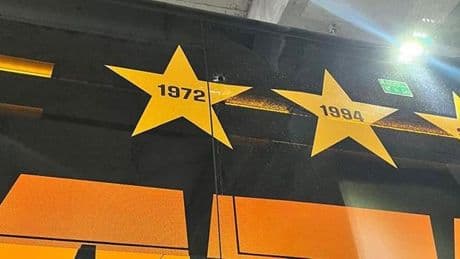 Galatasaray takım otobüsüne taşlı saldırı!