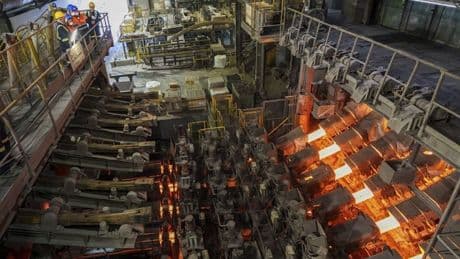 Los primeros minutos del apagón paralizan la producción de las empresas vascas
