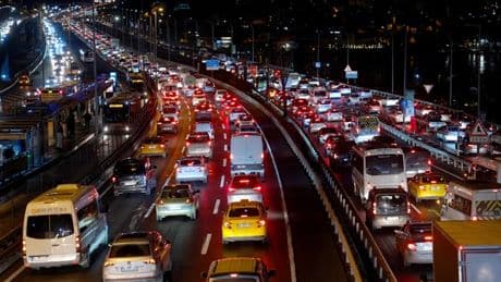 İstanbul trafiğine yeni uygulama! Öncelik o araçların olacak