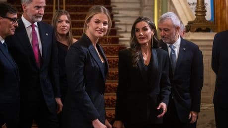 Leonor se coordina con su madre, la reina Letizia, para su estilismo en los Premios
