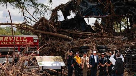 Donald Trump constate une dévastation « dure à croire » au Texas, après les inondations qui ont fait 120 morts et plus de 170 disparus