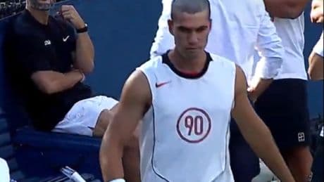 Carlos Alcaraz se rapa para estrenar 'look' en el US Open