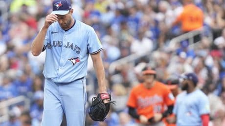 Kirk’s late sac fly lifts Blue Jays over Orioles