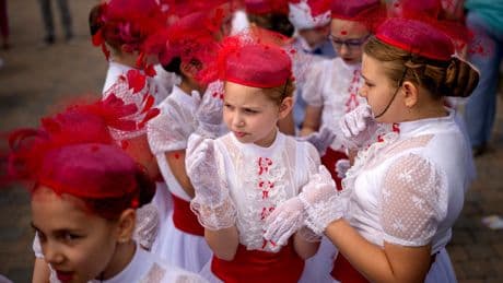 AP PHOTOS: Romanian children celebrate International Children’s Day at the Palace of Parliament