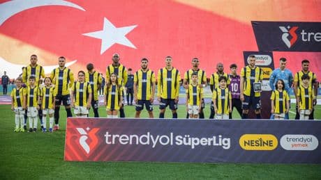 Fenerbahçe'nin kamp kadrosu açıklandı! 6 eksikle gidiyorlar