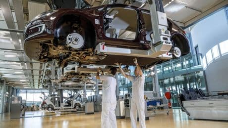 Deutschland: Industrieproduktion trotz Trump-Zöllen unerwartet gestiegen